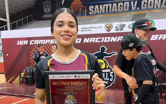 El Beisbol Five le cambi&oacute; la vida: Ver&oacute;nica, la joven de Navolato que sue&ntilde;a con representar a M&eacute;xico