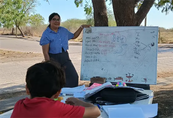 El aula bajo un &aacute;rbol en Culiac&aacute;n: Marlui Curiel y su apuesta por la educaci&oacute;n en el parque de Valle del Agua