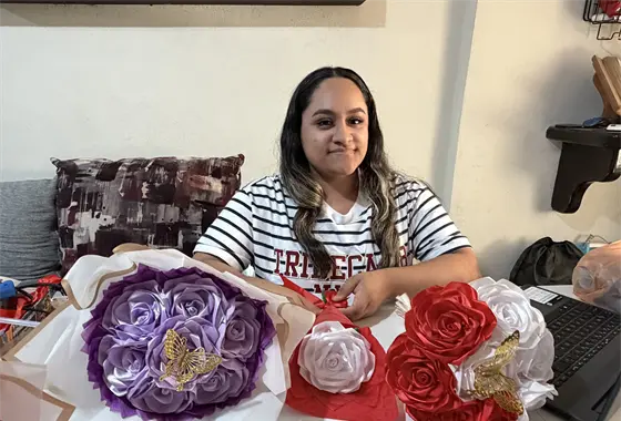 Emprender tambi&eacute;n es inclusi&oacute;n: desde Mazatl&aacute;n Gabriela Ponce embellece la vida con sus flores de list&oacute;n