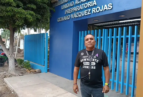 Jorge Arreola es el guardia que se volvi&oacute; parte de la prepa de la UAS en La Palma