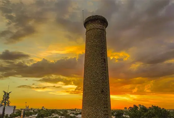 El Pit&oacute;n de Las Quintas es la enorme chimenea que pocos conocen y que guarda el origen industrial de Culiac&aacute;n