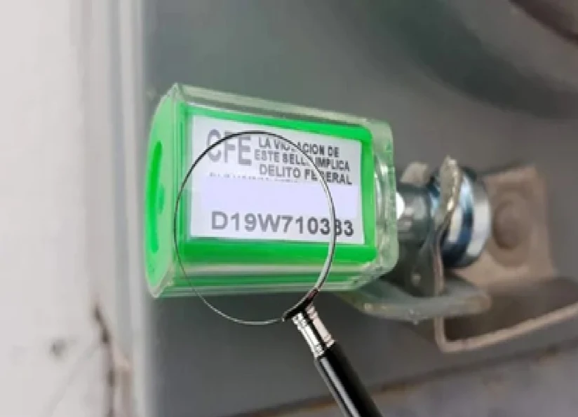 Los candados de colores en los medidores de la CFE se han convertido en tema viral en redes sociales. Verde, amarillo o rojo: cada sello tiene un significado distinto y manipularlos podría traer consecuencias legales y económicas severas.