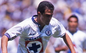 Carlos Hermosillo: ¿De cuánto era el sueldo del máximo goleador del Cruz Azul?