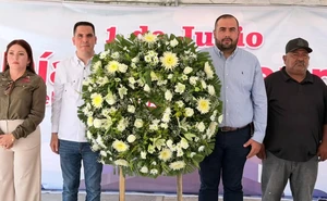 Barras de Piaxtla rinde homenaje a marineros en el Día Nacional del Marino