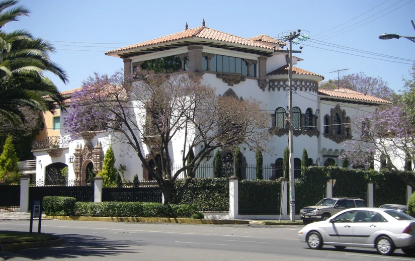 Lomas de Chapultepec se distingue por sus grandes residencias de lujo y su exclusividad. Foto: Wikipedia