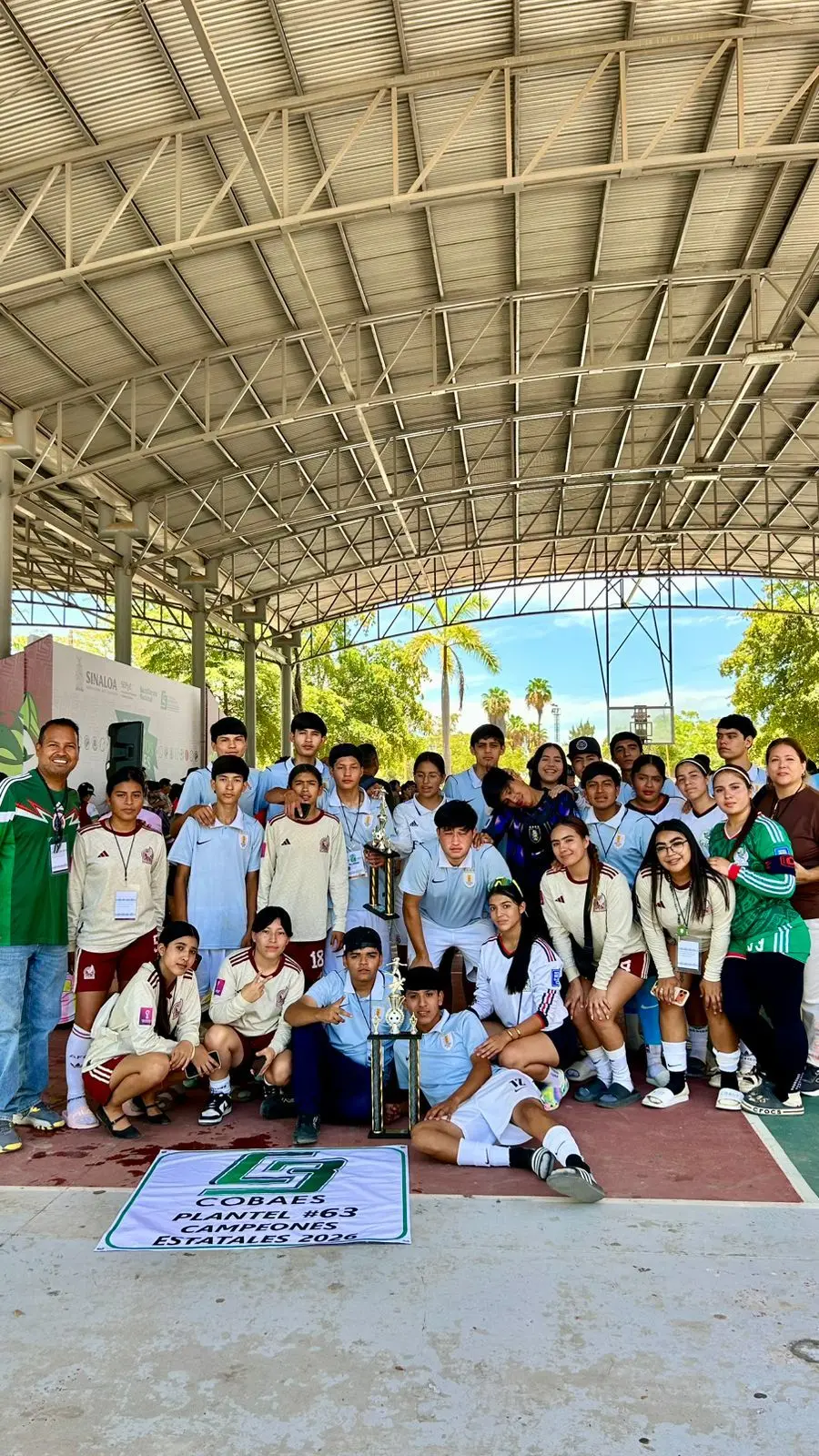 Las futbolistas de Villa Juárez demostraron talento y disciplina para conquistar el primer lugar femenil y segundo varonil de los Juegos Estatales Cobaes