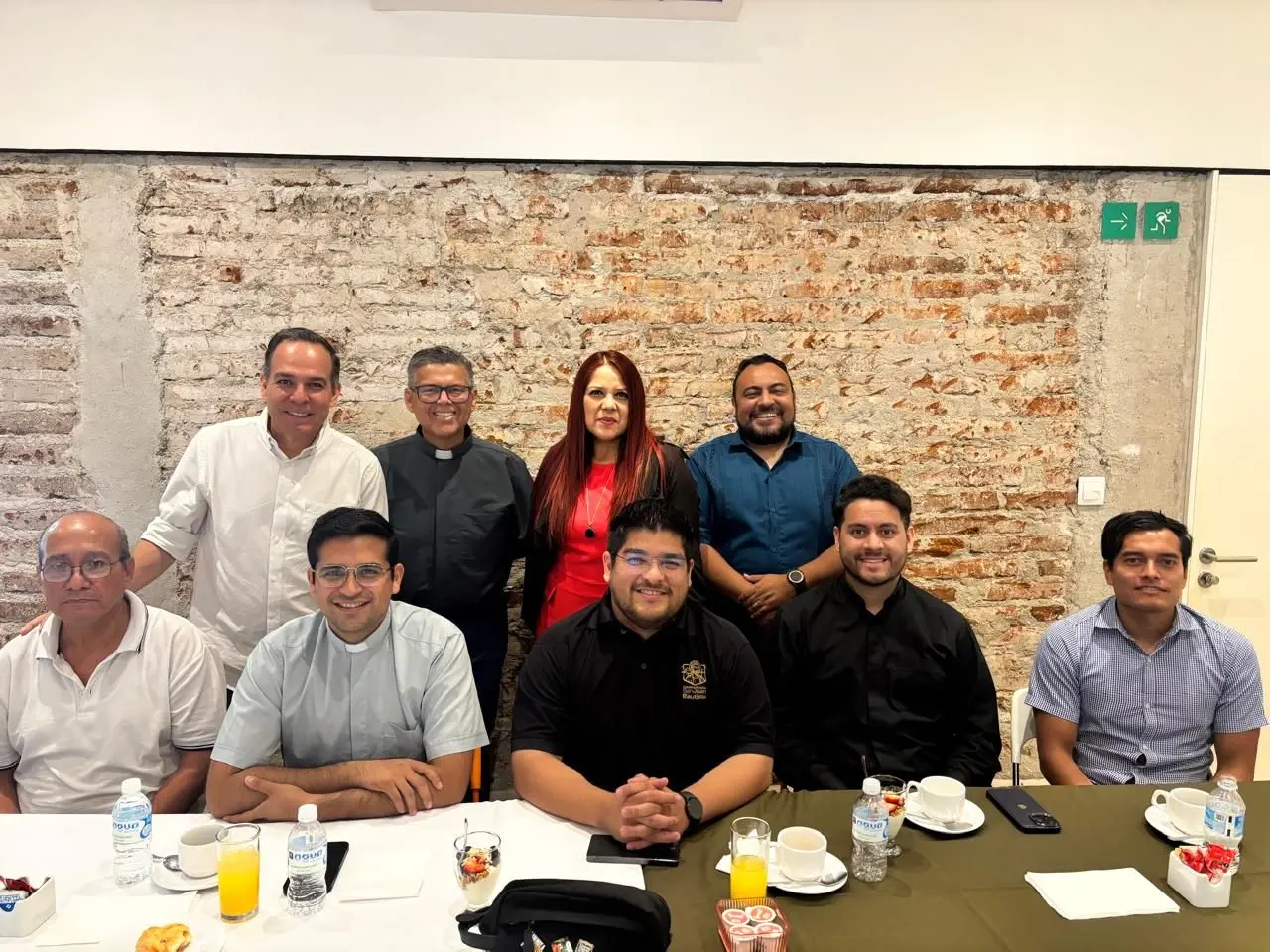 Mujeres de Paz y Jaguares Jóvenes de Bien fortalecieron alianzas con líderes comunitarios y parroquiales durante un encuentro de reconocimiento y evaluación