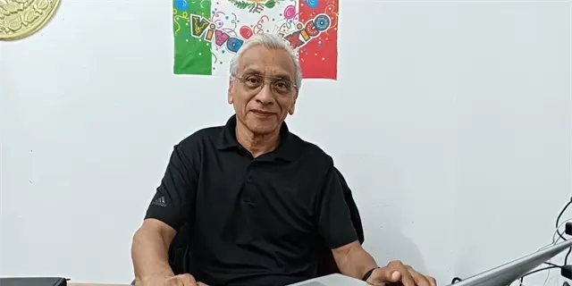De ingeniero bioqu&iacute;mico a formador de generaciones en Culiac&aacute;n: la historia del maestro V&iacute;ctor Mart&iacute;nez
