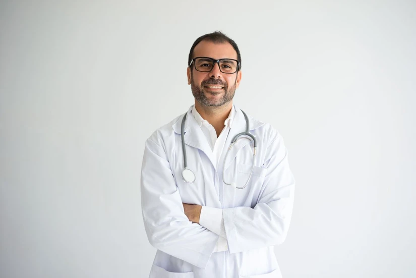 Cuánto gana un médico de Farmacias Similares. Foto: Magnific