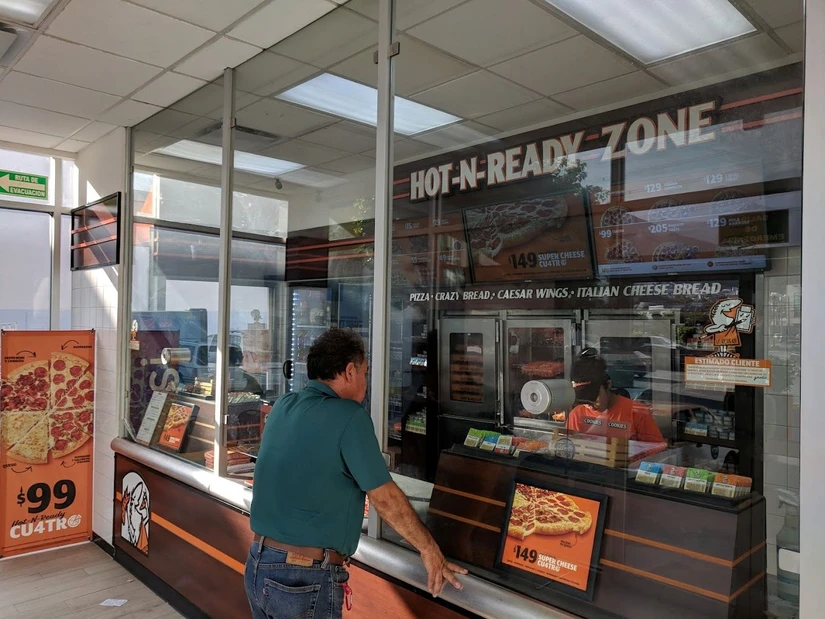 Cuánto ganan por área en Little Caesars. Foto: Cortesía
