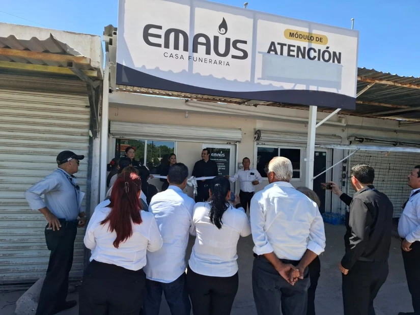 Directivos de Emaús Casa Funeraria realizaron el corte de listón inaugural del nuevo Centro de Atención a Clientes en Villa Juárez 