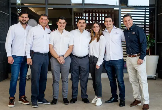 La familia Liz&aacute;rraga y 75 a&ntilde;os de Caf&eacute; El Marino en Mazatl&aacute;n: persistir para trascender