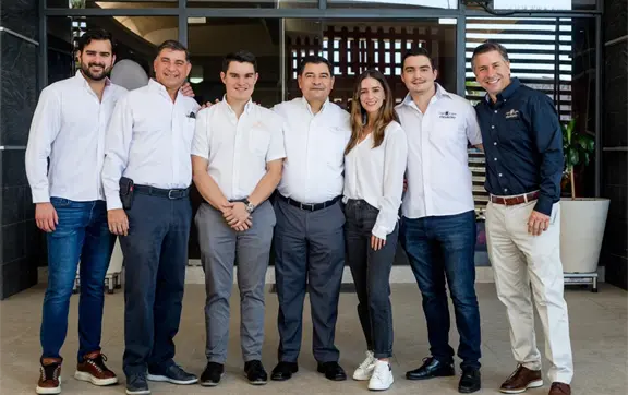 La familia Liz&aacute;rraga y 75 a&ntilde;os de Caf&eacute; El Marino en Mazatl&aacute;n: persistir para trascender