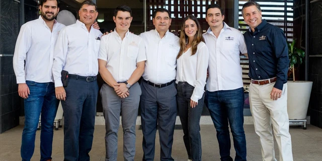 La familia Liz&aacute;rraga y 75 a&ntilde;os de Caf&eacute; El Marino en Mazatl&aacute;n: persistir para trascender