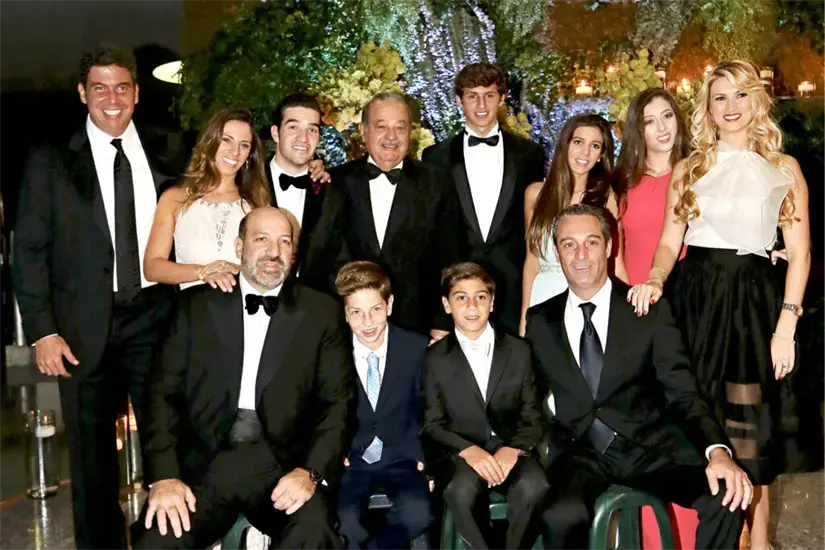 Slim Helú asegura la continuidad del imperio con más de 20 nietos. Foto: Cortesía