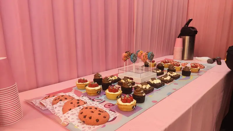 Durante la rueda de prensa, postres al estilo 