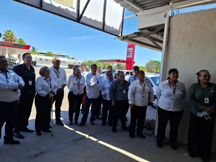 Las oficinas se encuentran ubicadas en el entronque de las carreteras La Veinte y La Cincuenta, frente a la gasolinera de la sindicatura 