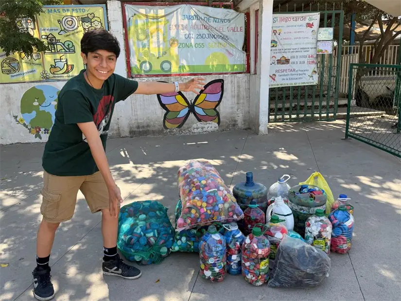 La recolección de tapitas en las playas ha servido para apoyar causas como la de Romina, una pequeña con cáncer del sector Flores Magón