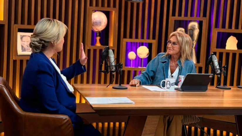 Detienen a excolaboradora de Adela Micha por presunto fraude