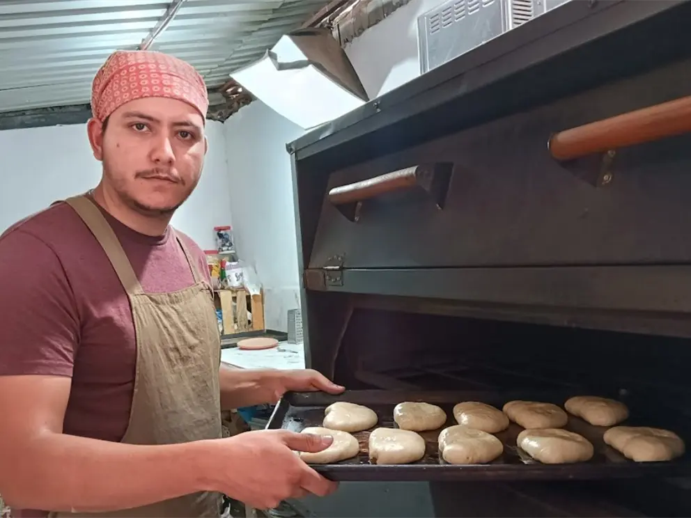 Entre harina, familia y fe: Cristael resiste con su panader&iacute;a en Culiac&aacute;n