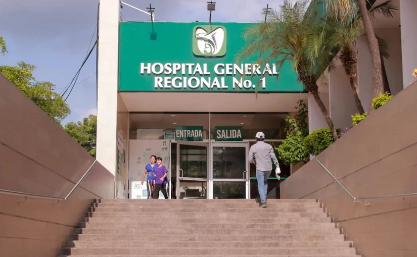 Miles de médicos buscan desarrollarse profesionalmente trabajando en el IMSS. Foto: El Sol de México