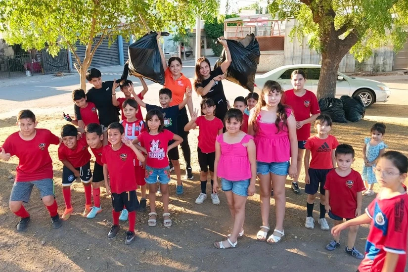 Vecinos y familias participaron en actividades de limpieza, ejercicio y convivencia para recuperar el Parque Capistrano.
