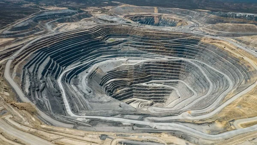 La mina Peñasquito es la más grande del país, principalmente dedicada a la extracción de oro.