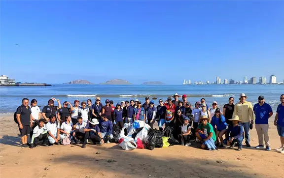 La Gran Limpieza de Playas 2026 re&uacute;ne a m&aacute;s de mil personas en Mazatl&aacute;n