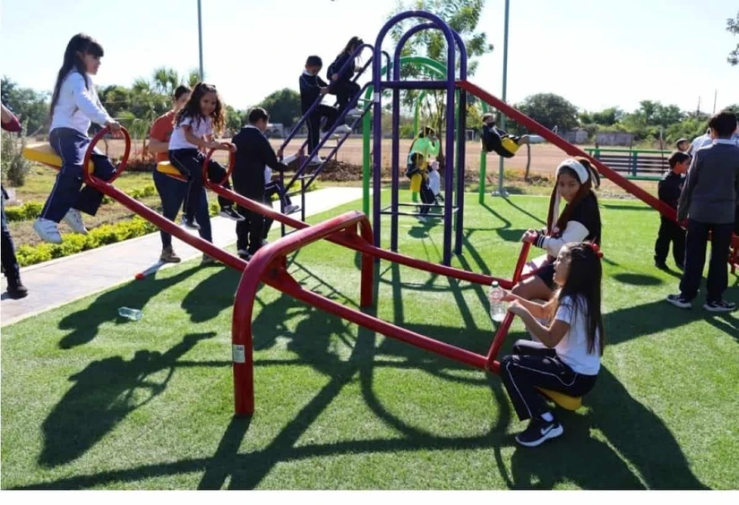 El programa Parques Vivos 4x1 busca transformar espacios públicos en lugares más seguros, atractivos y funcionales para las familias de Culiacán. Foto: Cortesía/TBN