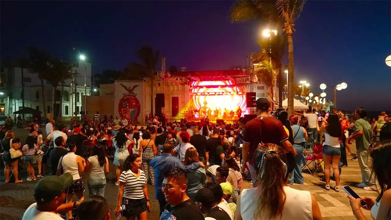 El paseo Olas Altas y las calles del Centro Histórico de Mazatlán fueron escenario del evento más grande del Día de la Música en la historia del puerto