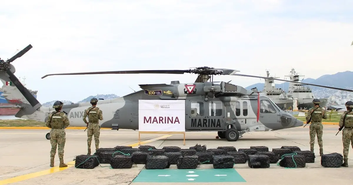 Hallan 29 bultos frente a las costas de Guerrero y descubren más de una tonelada de presunta cocaína.