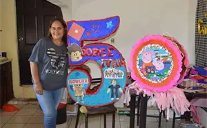 Madre soltera creó negocio de piñatas y logró que sus hijos fueran profesionistas