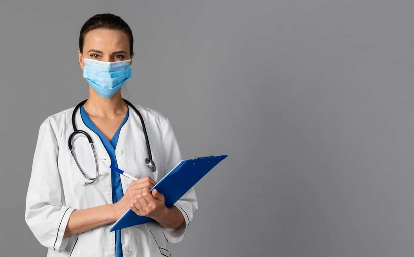 Salario de un medico en el ISSSTE. Foto: Magnific
