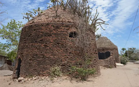 Los misteriosos hornos de Bellavista que a&uacute;n cuentan la historia del ferrocarril en Sinaloa