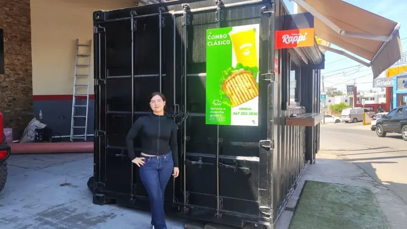 De lunes a sábado de 6 de la mañana hasta alrededor de la 1 de la tarde, Marbella siempre atiende desde su emprendimiento por la calle Josefa Ortiz de Domínguez.