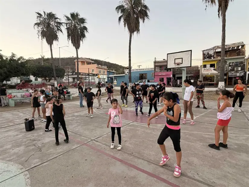 El grupo de danza de la maestra Lupita en Urías sigue creciendo y formando una red de apoyo en el sector