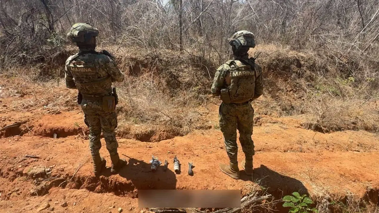 Marina respondió a una agresión armada y terminó asegurando explosivos y más de 8 mil cartuchos en Sinaloa