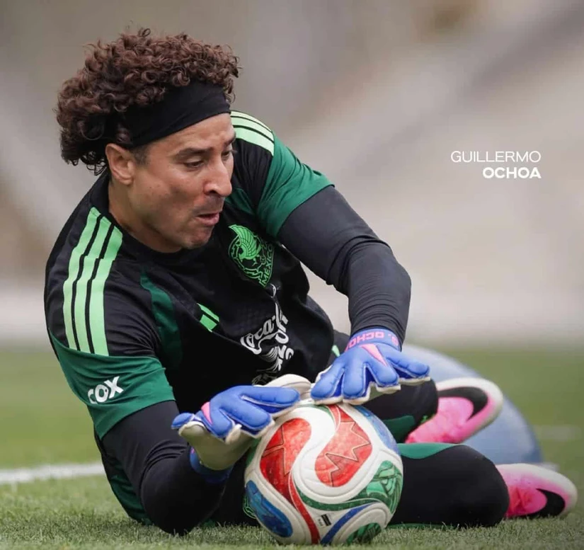 'Memo' Ochoa estaría anunciando su retiro como futbolista al terminar el Mundial. Foto: Cortesía