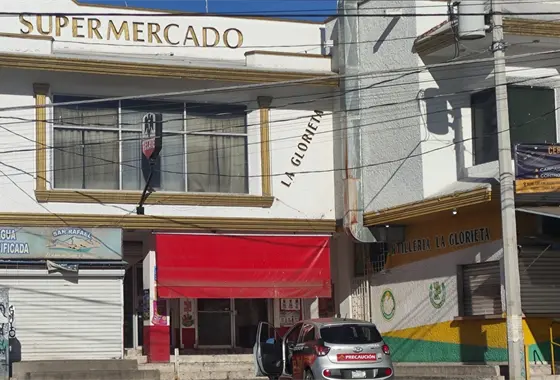 La Glorieta, el supermercado familiar que ha acompa&ntilde;ado por a&ntilde;os a generaciones en Las Am&eacute;ricas