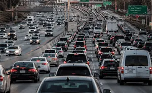 De mover vehículos a conectar personas: el nuevo paradigma de la movilidad urbana