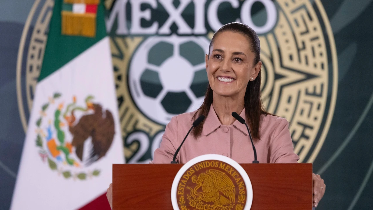 Pese a las movilizaciones de la CNTE en el Centro Histórico, Claudia Sheinbaum aseguró que el Fan Fest del Mundial en el Zócalo estará disponible para que miles de aficionados disfruten la ceremonia inaugural.