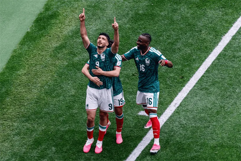 Javier Hernández se mantiene en el primer puesto. Foto: Cortesía