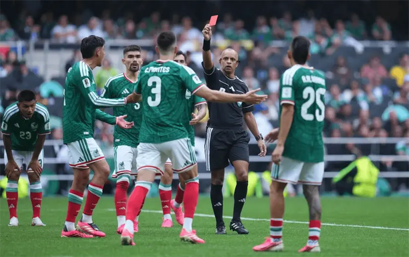 Montes fue expulsado al minuto 92. Foto: Cortesía