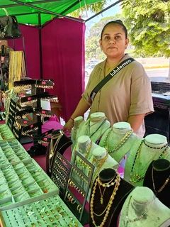 Sol Ochoa, la de la carpita rosa: Un ejemplo de trabajo diario y emprendimiento en Eldorado