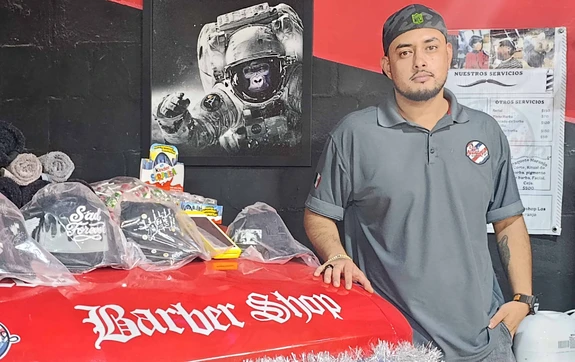 De Tijuana a Eldorado: la historia de Abimael, el barbero que encontr&oacute; una oportunidad donde otros ve&iacute;an un peque&ntilde;o pueblo