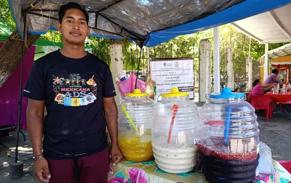 Las famosas aguas de Do&ntilde;a Juanita refrescan a los eldoradenses gracias al trabajo de su nieto Daniel