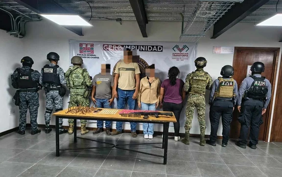Lo interceptaron en plena carretera: as&iacute; cay&oacute; un presunto l&iacute;der criminal junto con tres acompa&ntilde;antes en Chiapas