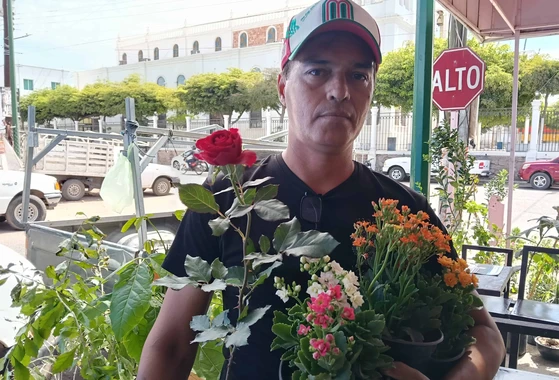 Navol Plant es el sue&ntilde;o de L&aacute;zaro que naci&oacute; en Navolato entre macetas, sacrificios y esperanza