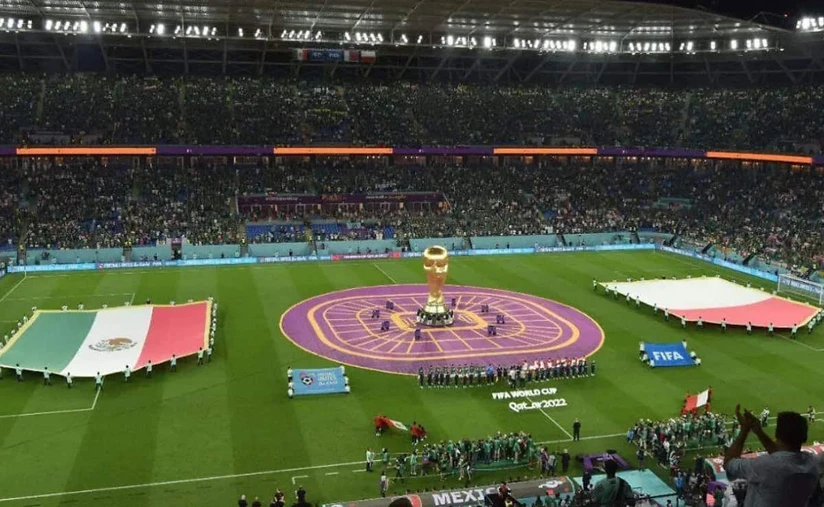 Un error al entonar el Himno Nacional en un evento importante puede costar caro.