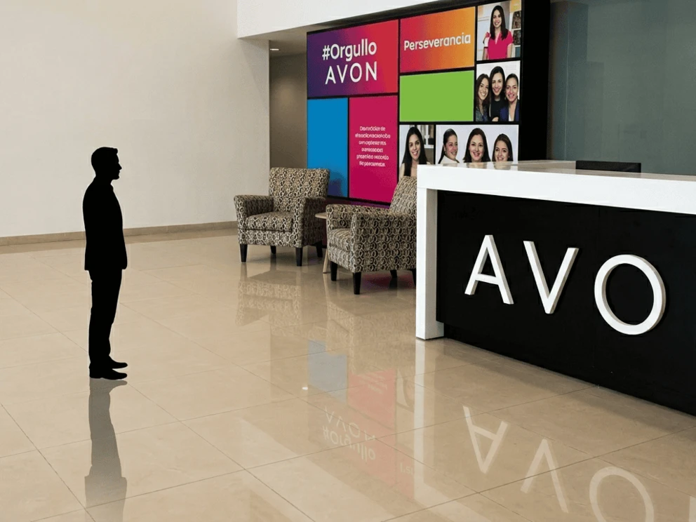 &iquest;Qui&eacute;n fue el creador de Avon? El origen del gigante de cosm&eacute;ticos y su nueva estrategia de tiendas